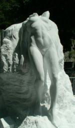 sculpture de femme en marbre de Saint-Béat Comminges Saint-Gaudens