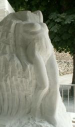 sculpture de femme en marbre de Saint-Béat